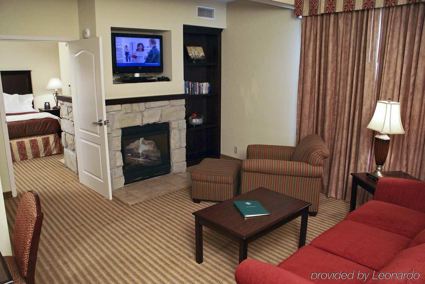 Homewood Suites Wichita Falls Room photo
